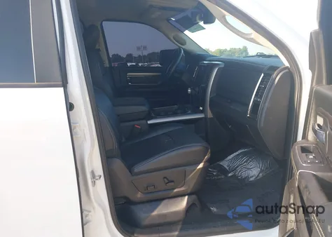 2018 Ram 1500 Sport 4X4 6'4 Box из США, поврежденный, VIN 1C6RR7HT7JS103627